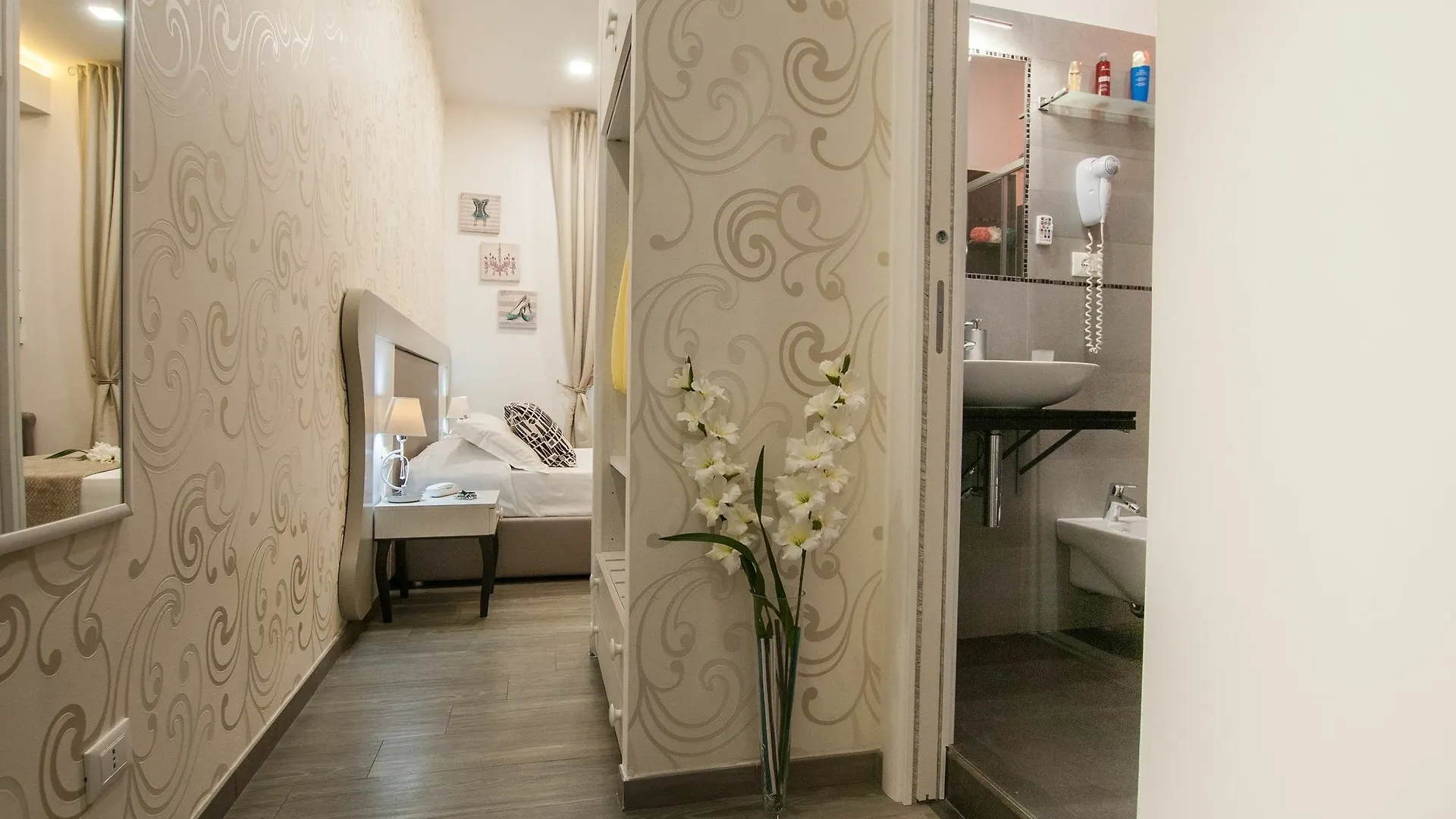 Elenoire Rooms & Suite Rome Italy