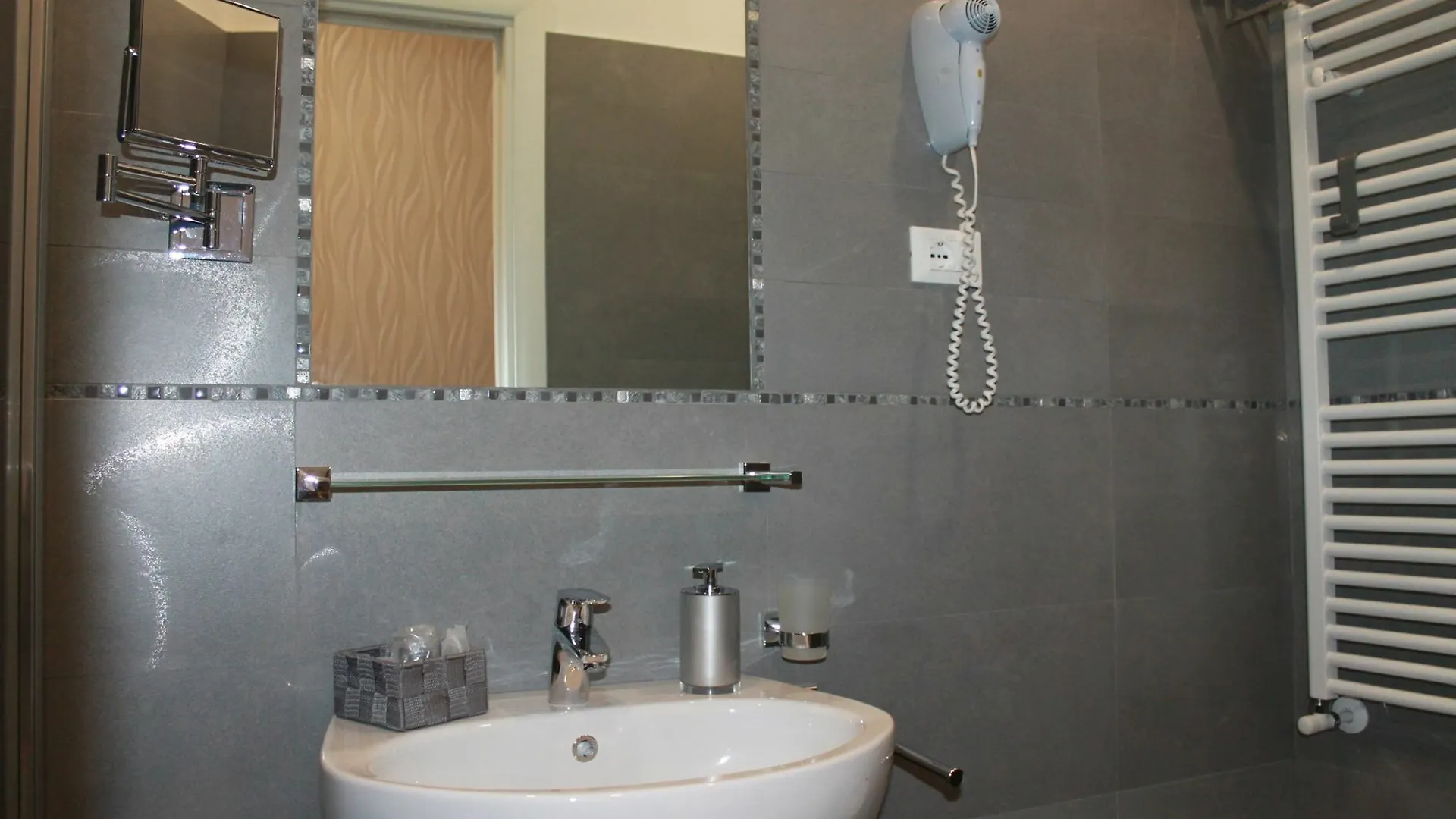 Elenoire Rooms & Suite Rome