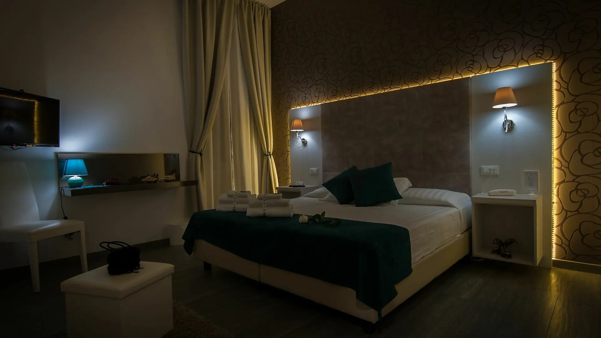 Elenoire Rooms & Suite Roma 3*,  Italia